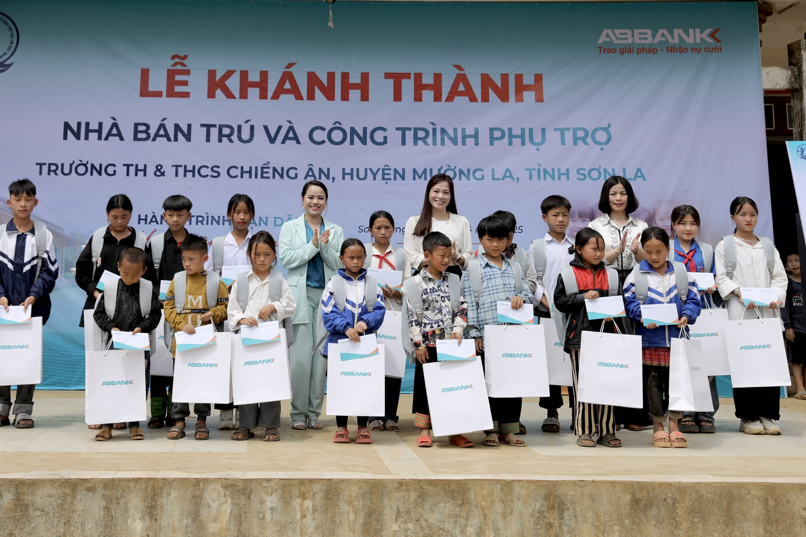 Dành 1 tỷ đồng xây dựng trường học ơ Sơn La