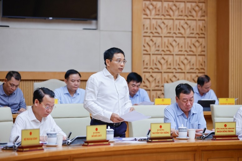 Bộ trưởng Bộ Tài chính Nguyễn Văn Thắng cho biết tình hình KTXH tháng 4 và 4 tháng tiếp tục đạt nhiều kết quả tích cực - Ảnh: VGP/Nhật Bắc Bộ trưởng Bộ Tài chính Nguyễn Văn Thắng cho biết tình hình KTXH tháng 4 và 4 tháng tiếp tục đạt nhiều kết quả tích cực - Ảnh: VGP/Nhật Bắc