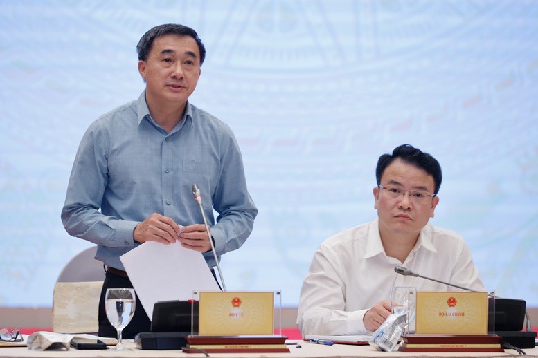 Thứ trưởng Bộ Y tế Trần Văn Thuấn cung cấp thông tin về việc thực hiện chủ trương miễn viện phí cho toàn dân - Ảnh: VGP/Nhật Bắc Thứ trưởng Bộ Y tế Trần Văn Thuấn cung cấp thông tin về việc thực hiện chủ trương miễn viện phí cho toàn dân - Ảnh: VGP/Nhật Bắc