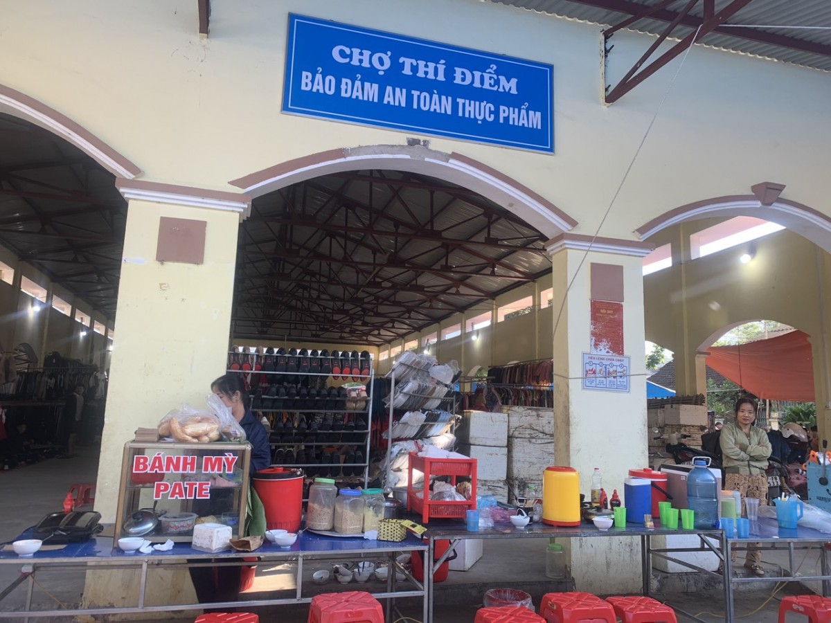 Mô hình chợ thí điểm an toàn thực phẩm tại Bắc Kạn Mô hình chợ thí điểm an toàn thực phẩm tại Bắc Kạn