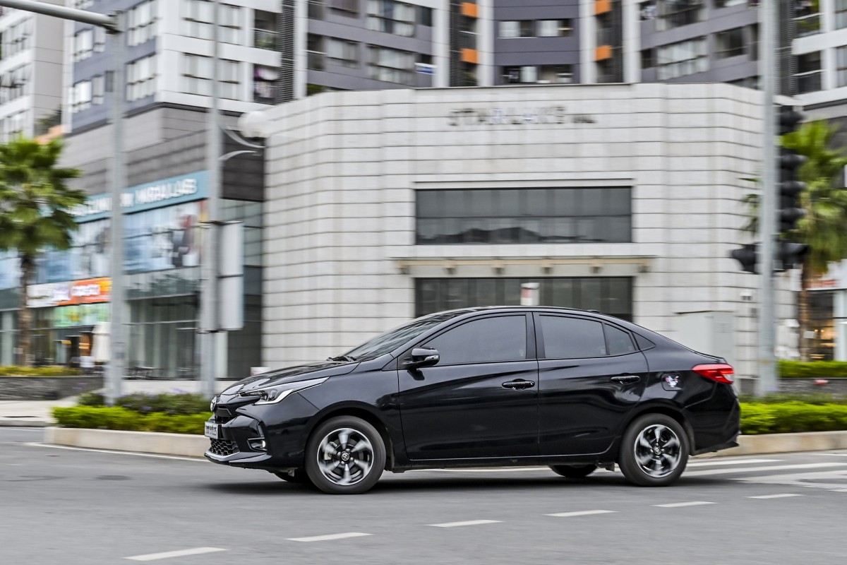 Thị trường ô tô chững lại, xe nhập khẩu dẫn đầu xu