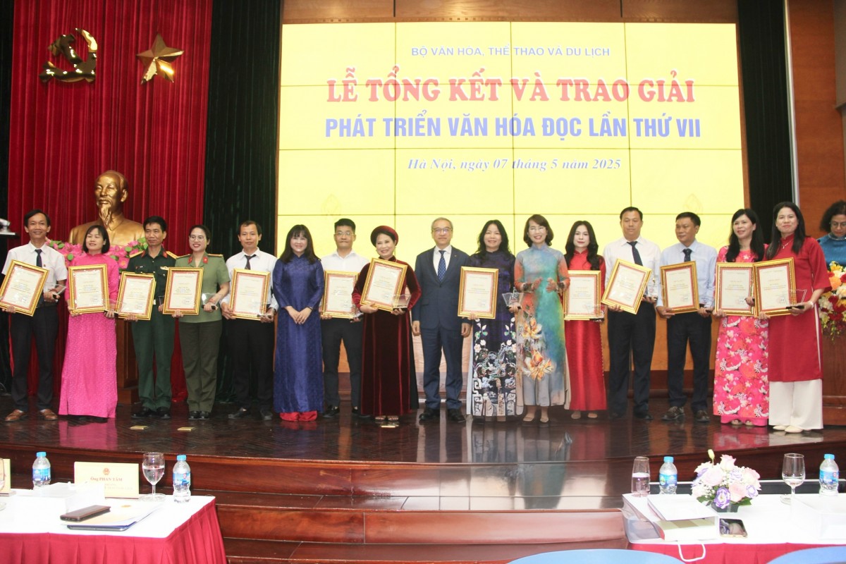 Lễ Tổng kết và trao Giải thưởng Phát triển văn hóa đọc lần thứ VII. Lễ Tổng kết và trao Giải thưởng Phát triển văn hóa đọc lần thứ VII.