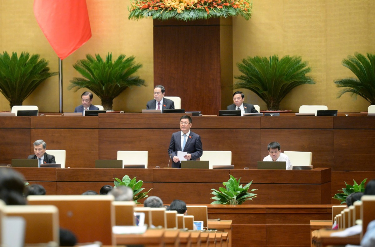 Bộ trưởng Nguyễn Hồng Diên tiếp thu toàn diện, giải trình thẳng thắn về Luật Hóa chất Bộ trưởng Nguyễn Hồng Diên tiếp thu toàn diện, giải trình thẳng thắn về Luật Hóa chất