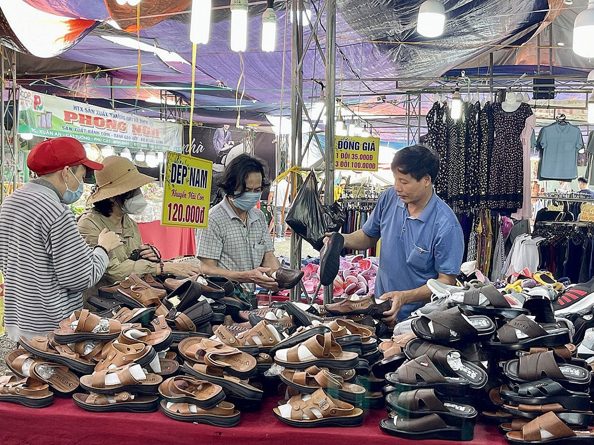 Gia Lai: Mở đường xuống núi cho hàng hóa bản làng