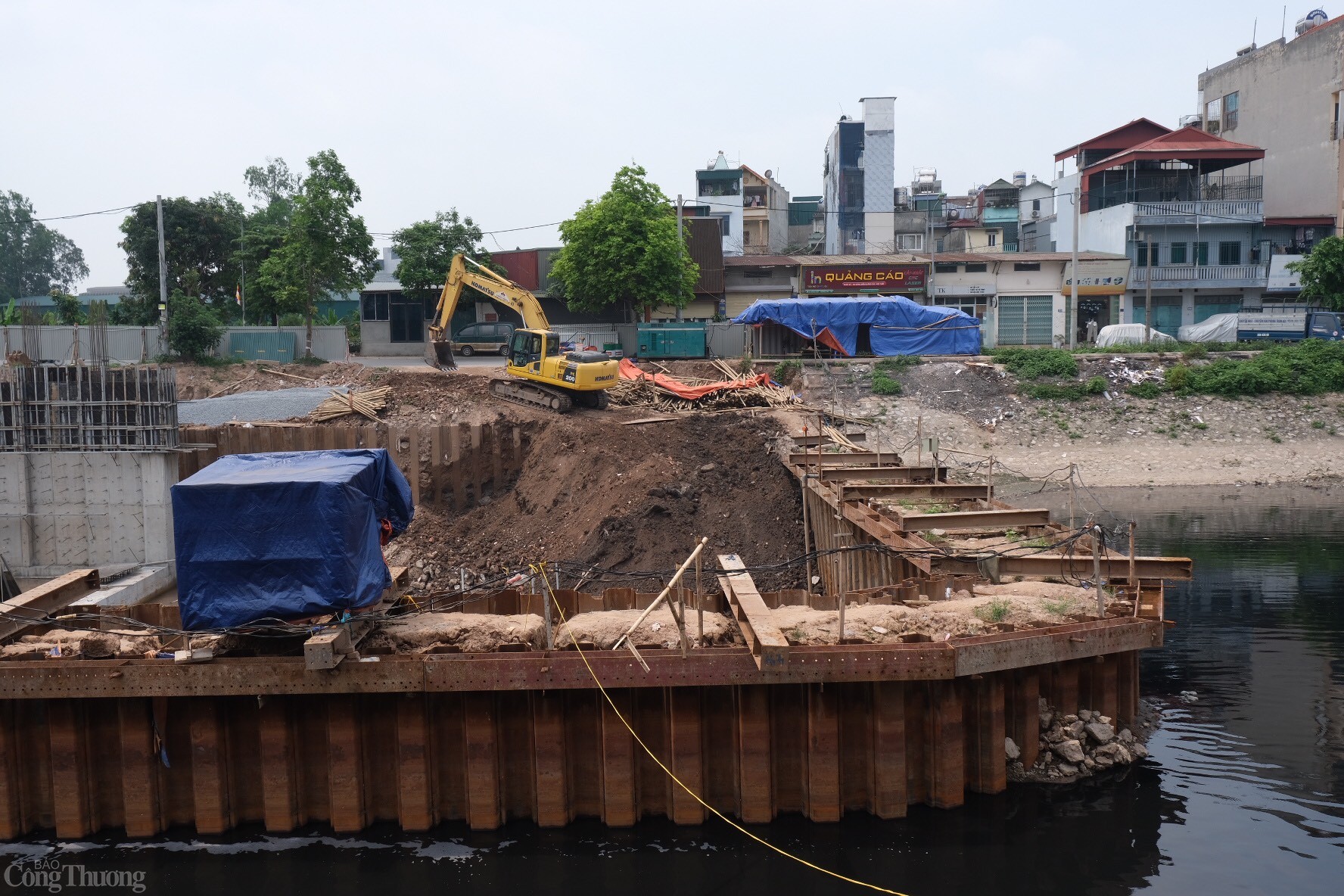 Con sông này không chỉ là một trục tiêu thoát nước chính của Thủ đô mà còn góp phần điều tiết lượng nước mưa, hỗ trợ chống ngập lụt cho các khu dân cư lân cận.