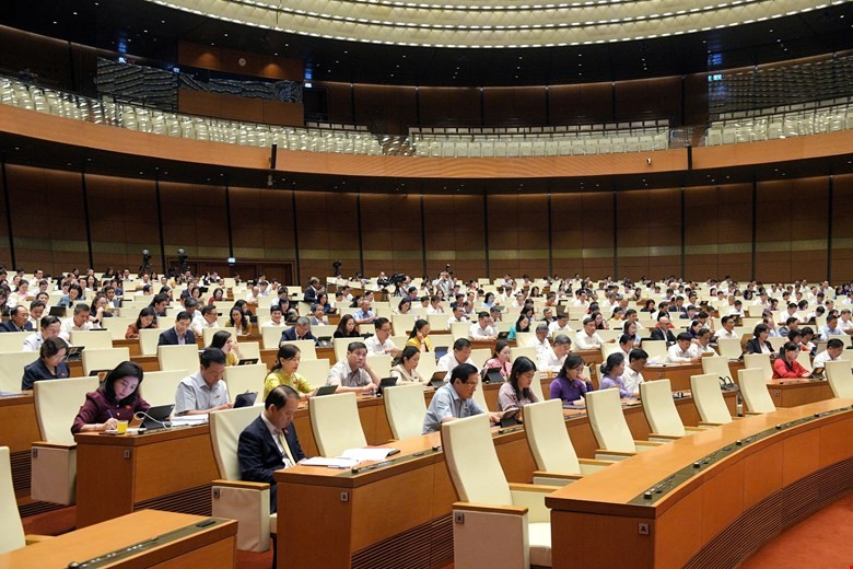 Quốc hội họp phiên toàn thể tại hội trường chiều ngày 5.8