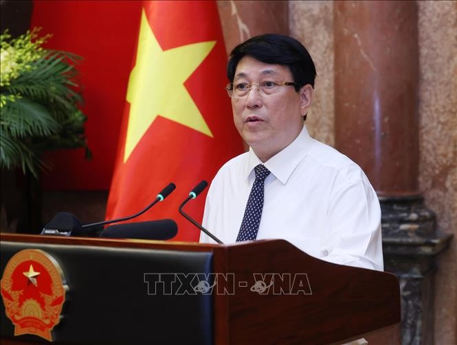 Chủ tịch nước Lương Cường trao quyết định bổ nhiệm 3 Phó Chủ nhiệm Văn phòng Chủ tịch nước