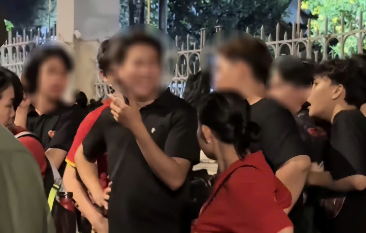 ó hành động vô lễ với các cựu chiến binh vào rạng sáng 30-4 ó hành động vô lễ với các cựu chiến binh vào rạng sáng 30-4