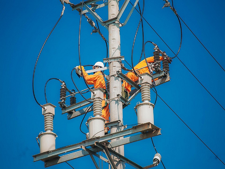 EVNNPC bảo đảm cung cấp điện trong kỳ nghỉ lễ 30_4 và 01_5