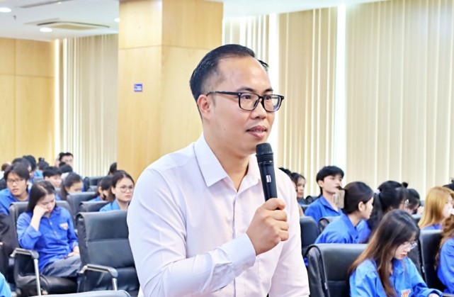 Anh Bùi Duy Linh - Phó Trưởng phòng Năng lượng tái tạo (NSMO) Anh Bùi Duy Linh - Phó Trưởng phòng Năng lượng tái tạo (NSMO)