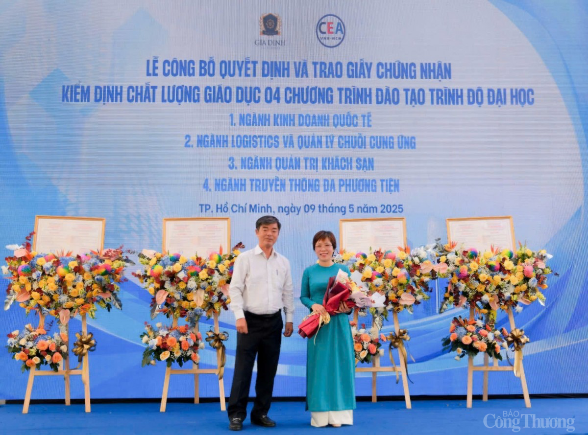 Trường Đại học Gia Định đón nhận kiểm định bốn ngành học Trường Đại học Gia Định đón nhận kiểm định bốn ngành học