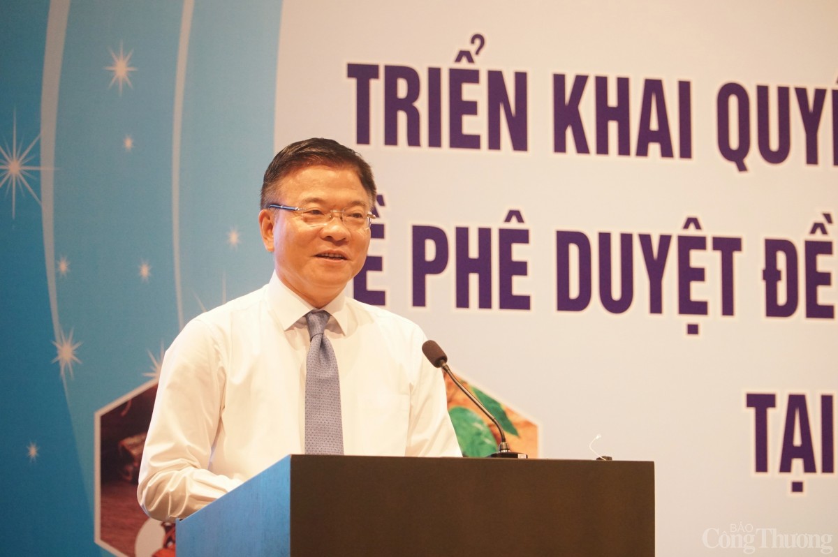 Phó Thủ tướng Chính phủ Lê Thành Long Phó Thủ tướng Chính phủ Lê Thành Long