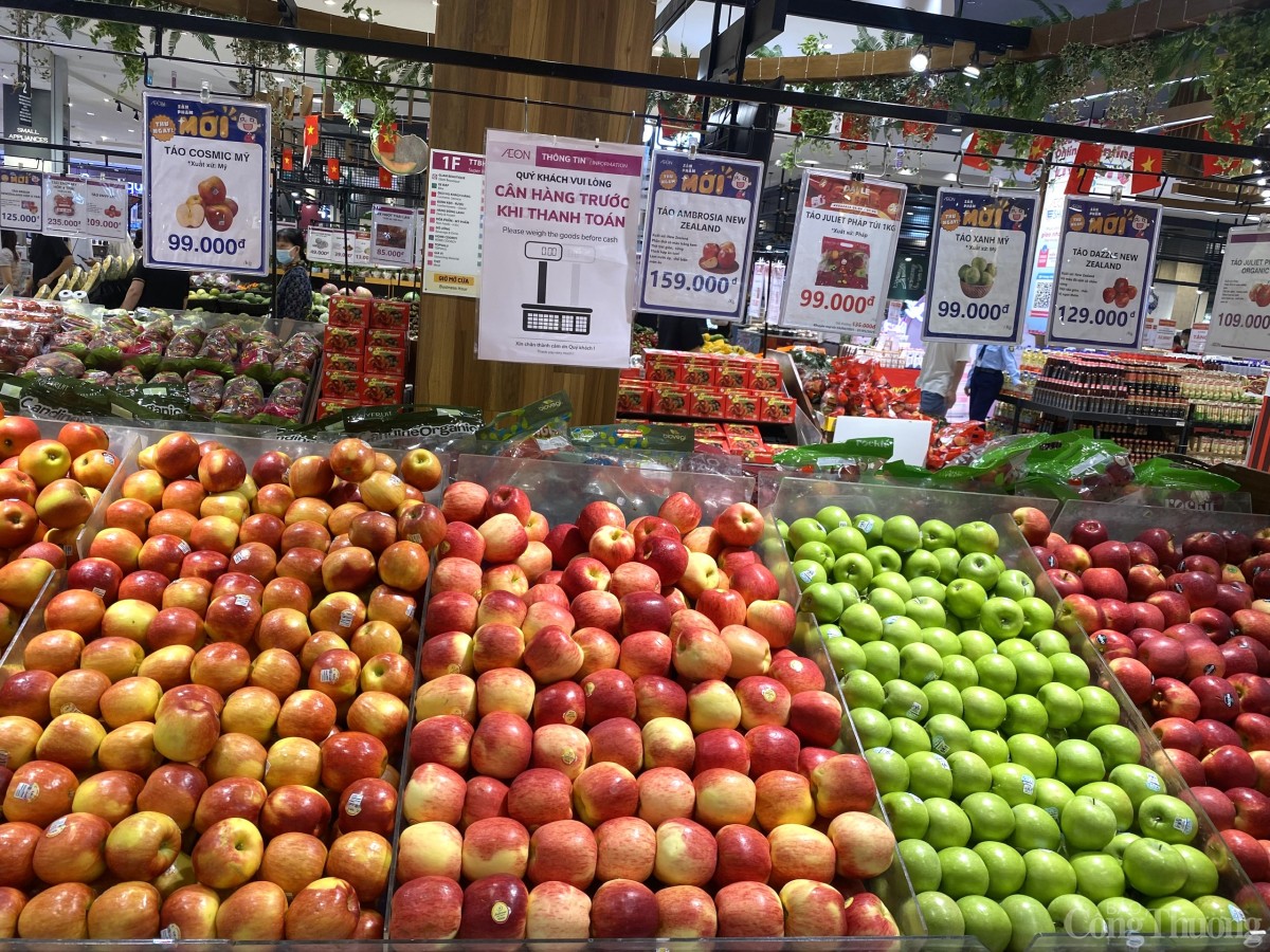 Hải Phòng: Trái cây gắn tem nhập khẩu bày bán tràn lan Hải Phòng: Trái cây gắn tem nhập khẩu bày bán tràn lan