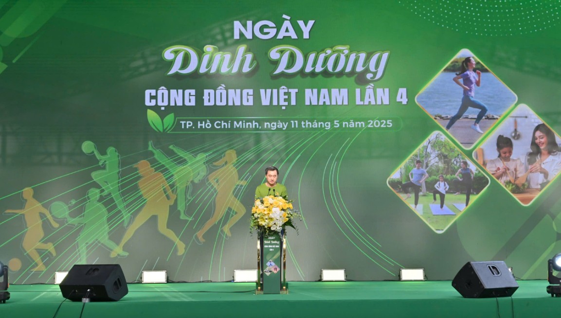 Thứ trưởng Bộ Y tế Trần Văn Thuấn phát biêu tại sự  Thứ trưởng Bộ Y tế Trần Văn Thuấn phát biêu tại sự