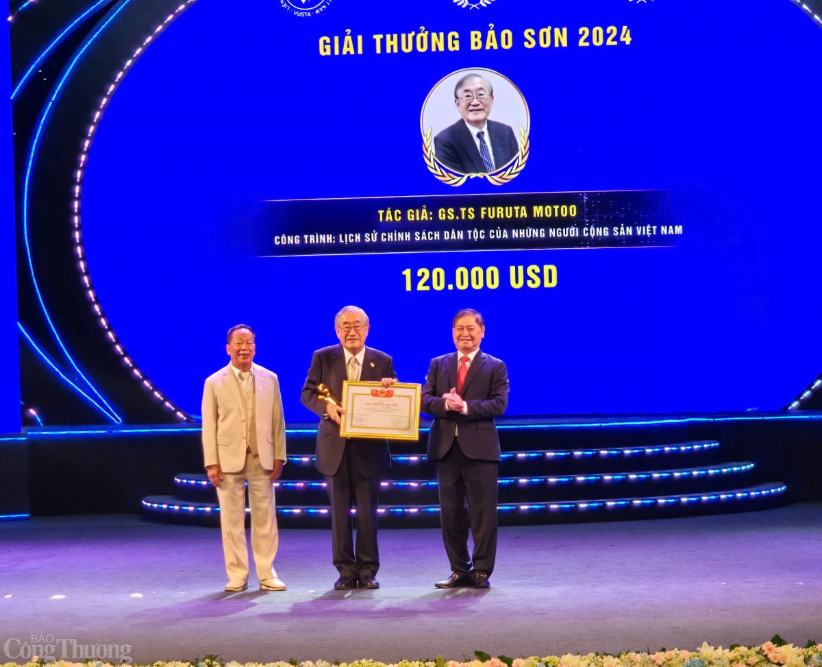 Giải thưởng Bảo Sơn trao cho nhà khoa học người nước ngoài Giải thưởng Bảo Sơn trao cho nhà khoa học người nước ngoài