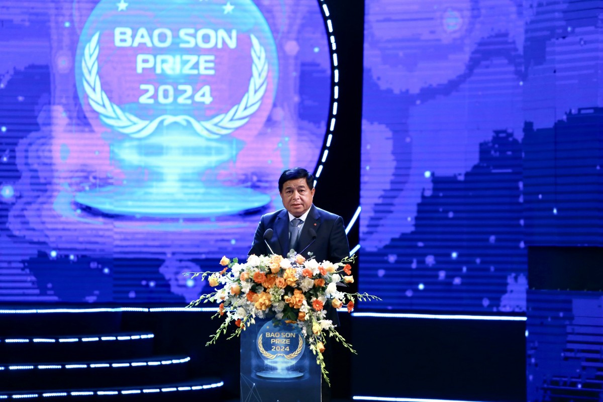 Giải thưởng Bảo Sơn trao cho nhà khoa học người nước ngoài Giải thưởng Bảo Sơn trao cho nhà khoa học người nước ngoài