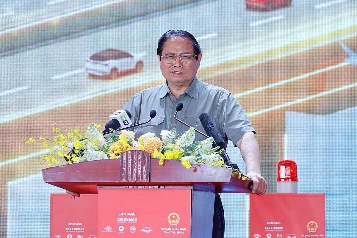 Thủ tướng Phạm Minh Chính đánh giá đây là 2 dự án quan trọng, rất ý nghĩa với tỉnh Thái Bình và vùng - Ảnh: VGP/Nhật Bắc Thủ tướng Phạm Minh Chính đánh giá đây là 2 dự án quan trọng, rất ý nghĩa với tỉnh Thái Bình và vùng - Ảnh: VGP/Nhật Bắc
