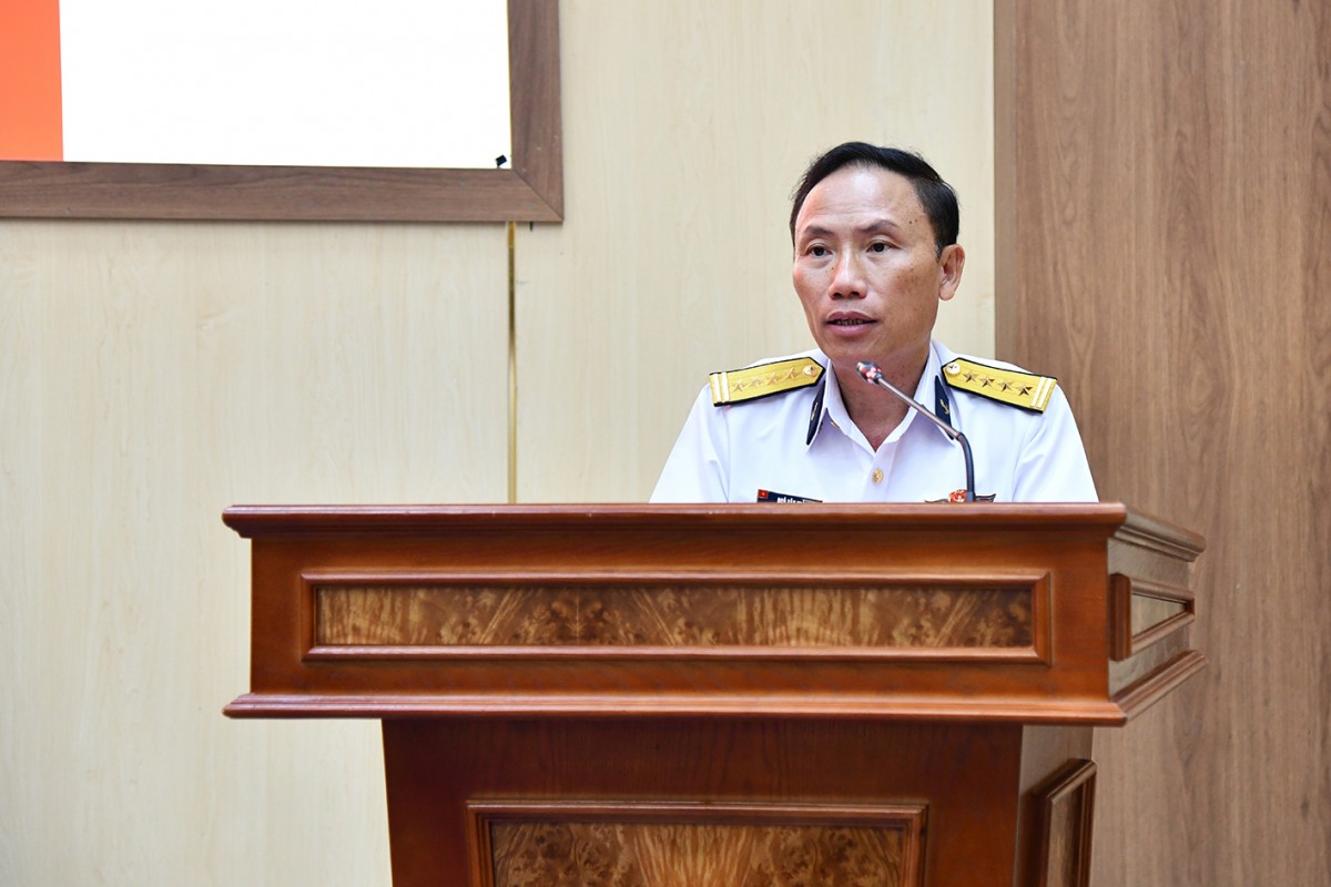 Vùng 5 Hải quân khen thưởng tập thể, cá nhân xuất sắc