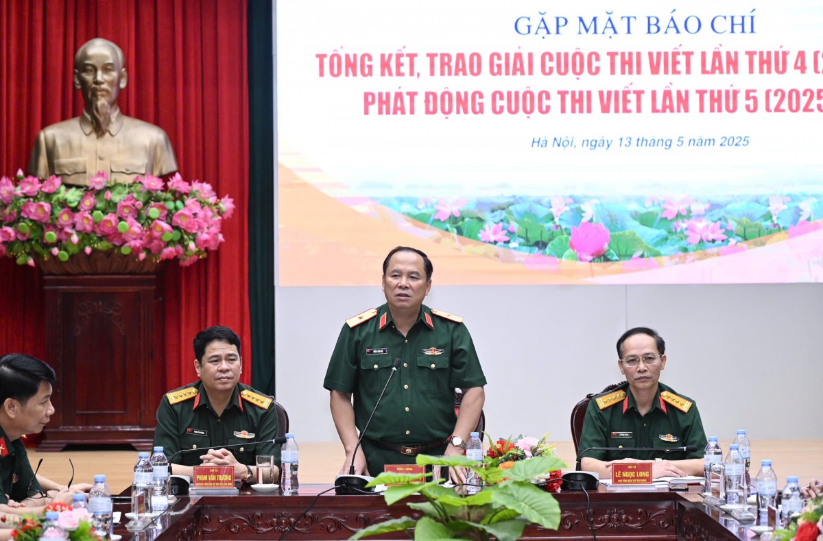 Ông Đoàn Xuân Bộ - Tổng Biên tập Báo Quân đội Nhân dân cho hay, Ông Đoàn Xuân Bộ - Tổng Biên tập Báo Quân đội Nhân dân cho hay,