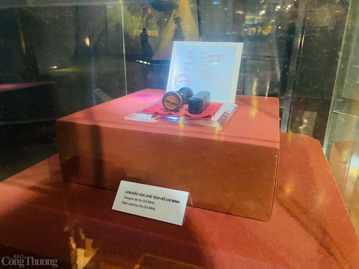 Những hiện vật vô giá về Chủ tịch Hồ Chí Minh