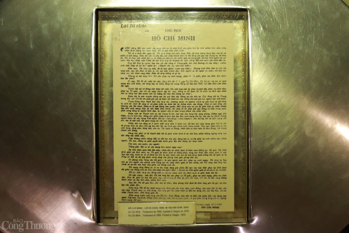 Những hiện vật vô giá về Chủ tịch Hồ Chí Minh