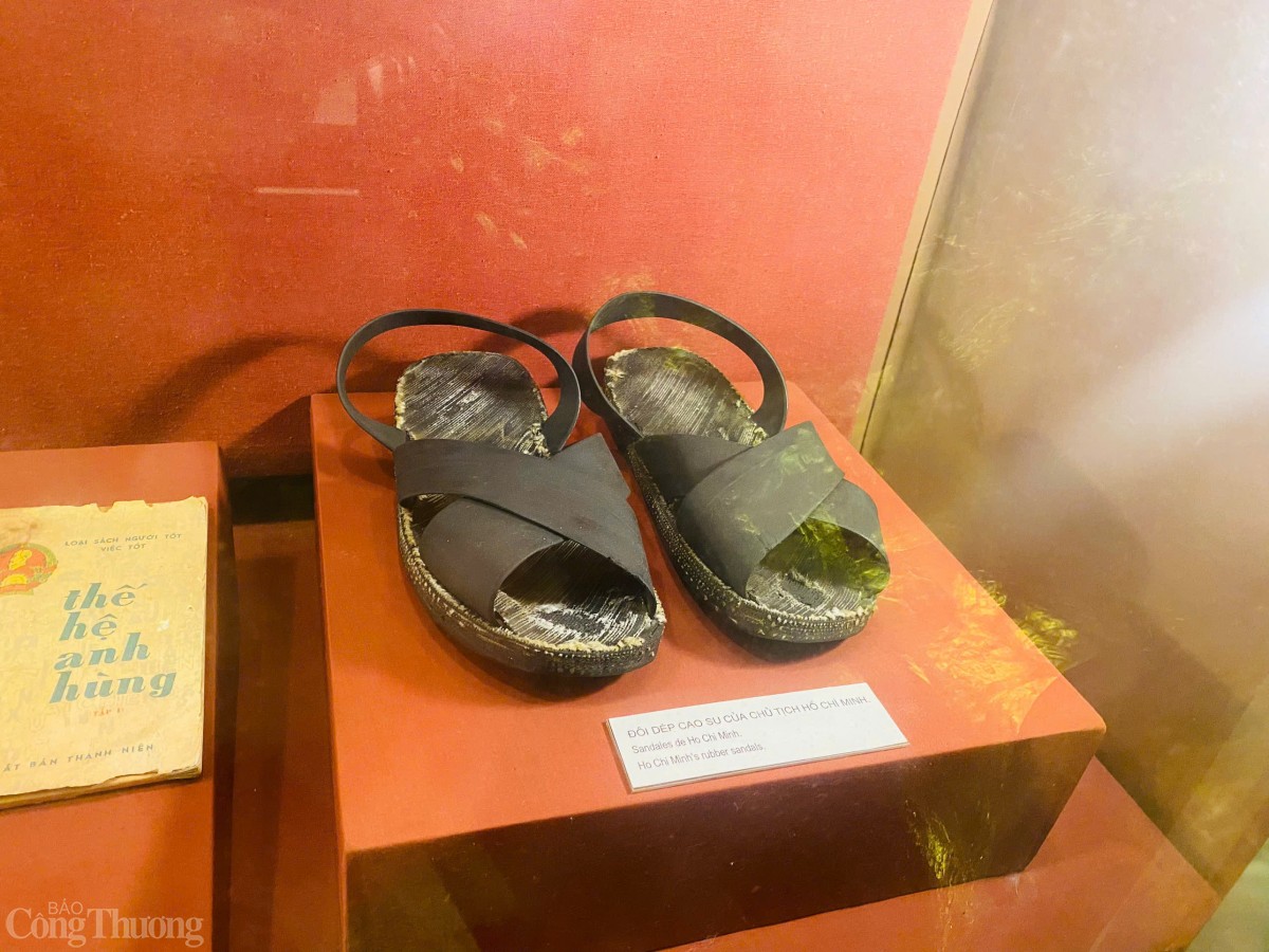 Những hiện vật vô giá về Chủ tịch Hồ Chí Minh