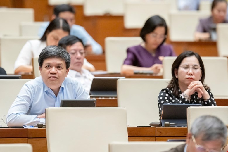 Toàn cảnh phiên họp chiều ngày 13.5 Toàn cảnh phiên họp chiều ngày 13.5