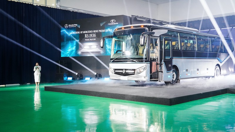 THACO AUTO xuất khẩu xe bus thương hiệu Mercedes-Benz sang Thái Lan