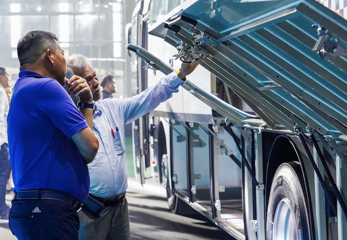 THACO AUTO xuất khẩu xe bus thương hiệu Mercedes-Benz sang Thái Lan