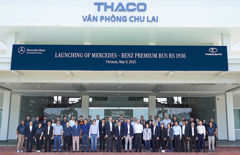 THACO AUTO xuất khẩu xe bus thương hiệu Mercedes-Benz sang Thái Lan