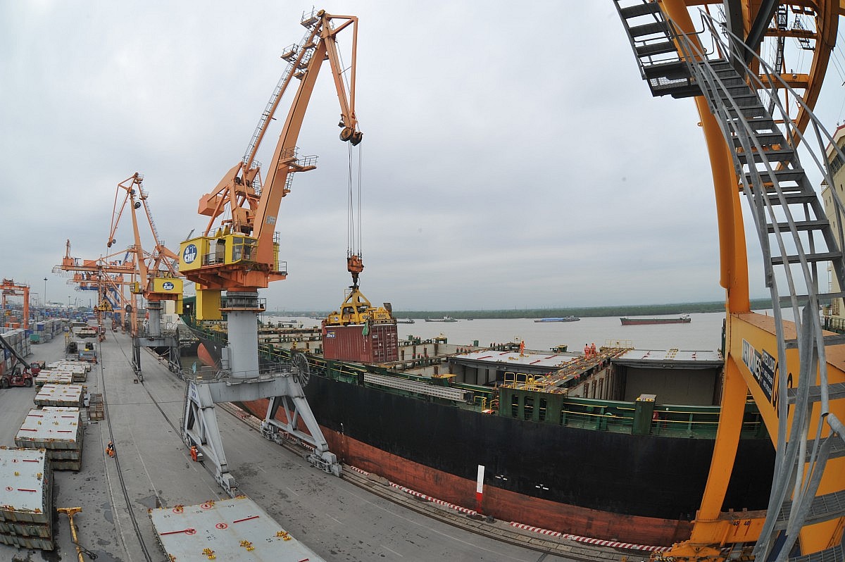 Xuất nhập khẩu là điểm sáng của nền kinh tế Ảnh: Cấn Dũng Xuất nhập khẩu là điểm sáng của nền kinh tế Ảnh: Cấn Dũng