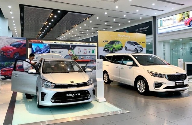 Thị trường ô tô chững lại, xe nhập khẩu dẫn đầu xu