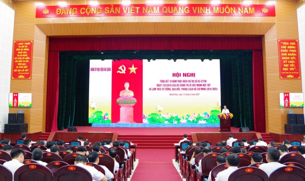 Quang cảnh hội nghị Quang cảnh hội nghị