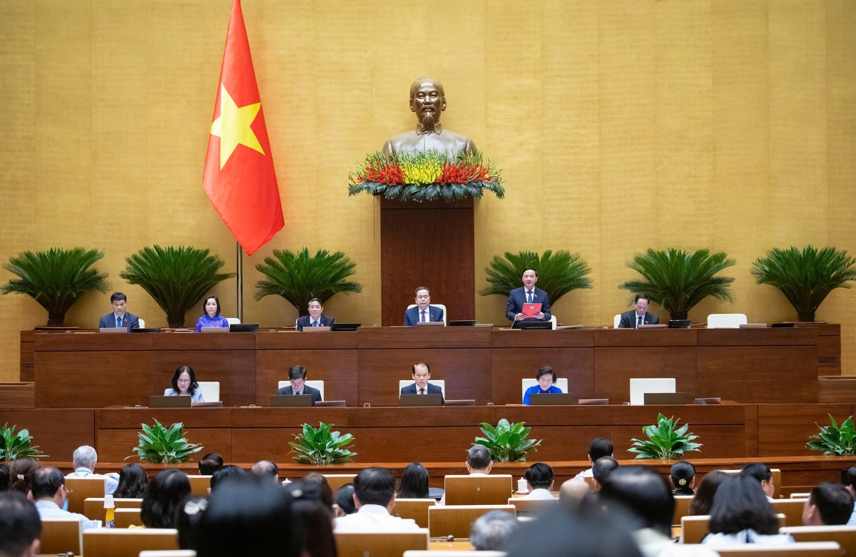 Sáng 15/5/2025: Quốc hội thảo luận về Dự thảo Nghị quyết sửa đổi, bổ sung một số điều của Hiến pháp năm 2013 và Dự án Luật Tổ chức chính quyền địa phương (sửa đổi) Sáng 15/5/2025: Quốc hội thảo luận về Dự thảo Nghị quyết sửa đổi, bổ sung một số điều của Hiến pháp năm 2013 và Dự án Luật Tổ chức chính quyền địa phương (sửa đổi)