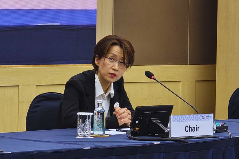 Đại sứ Hàn Quốc Yoon Seongmee, Chủ tịch Hội nghị quan chức cấp cao APEC 2025. Đại sứ Hàn Quốc Yoon Seongmee, Chủ tịch Hội nghị quan chức cấp cao APEC 2025.