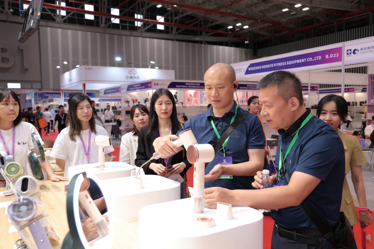 Triển lãm Quốc tế Điện tử và Thiết bị thông minh Việt