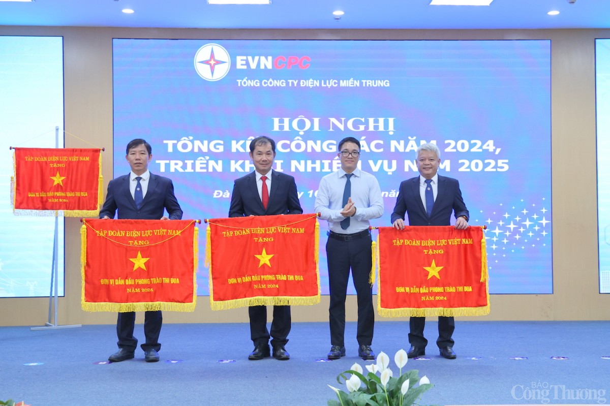 Trao Cờ thi đua xuất sắc của EVN năm 2024 cho 3 tập thể thuộc EVNCPC Trao Cờ thi đua xuất sắc của EVN năm 2024 cho 3 tập thể thuộc EVNCPC