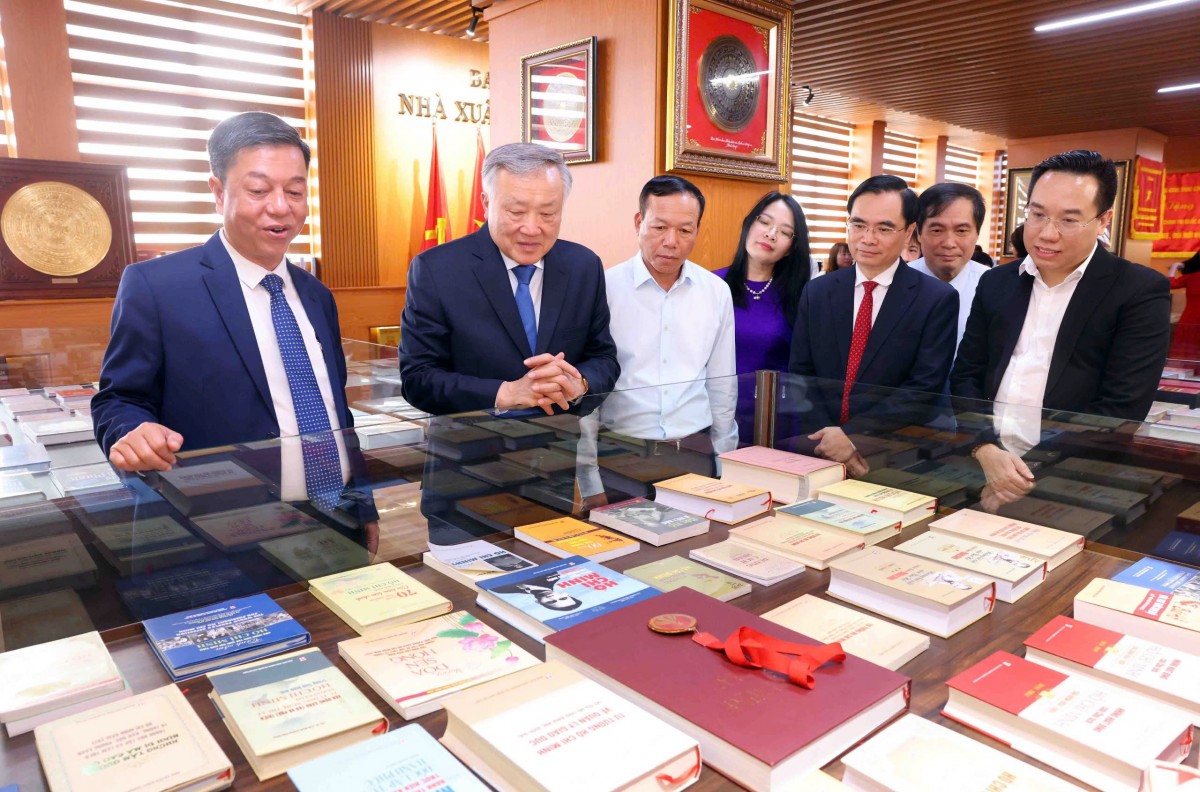 Ra mắt Tủ sách điện tử Chủ tịch Hồ Chí Minh Ra mắt Tủ sách điện tử Chủ tịch Hồ Chí Minh