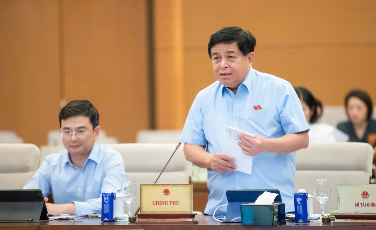 NGuyễn Chí Dũng NGuyễn Chí Dũng