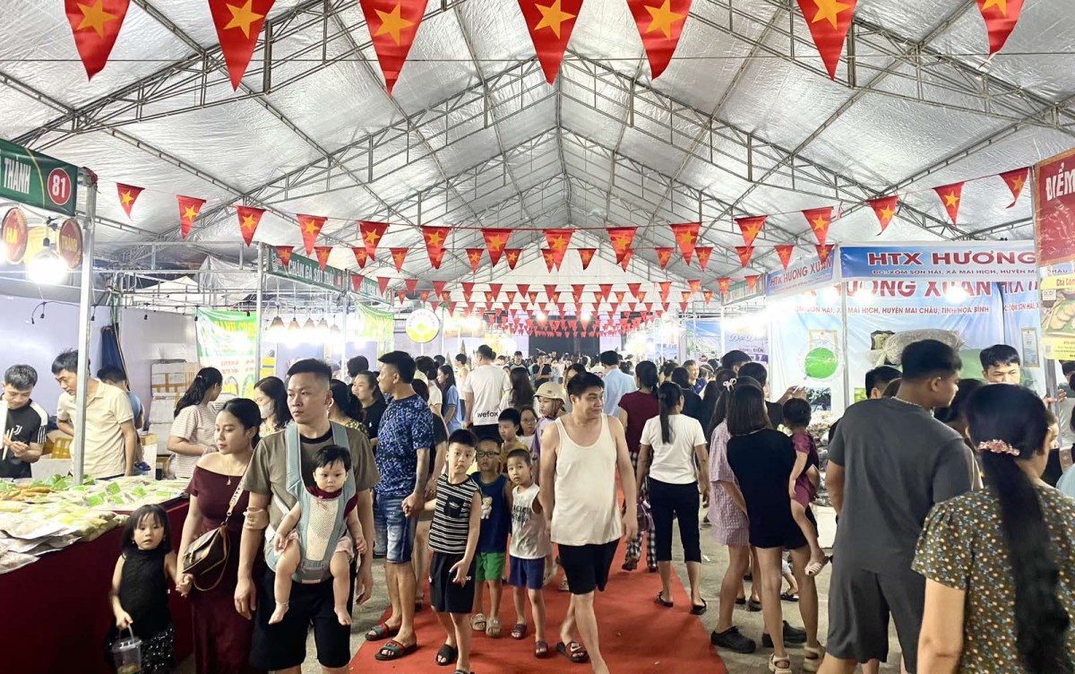 Nghệ An: Khai mạc Hội chợ kết nối sản phẩm ba miền
