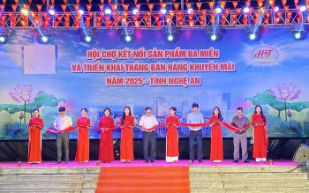 Nghệ An: Khai mạc Hội chợ kết nối sản phẩm ba miền