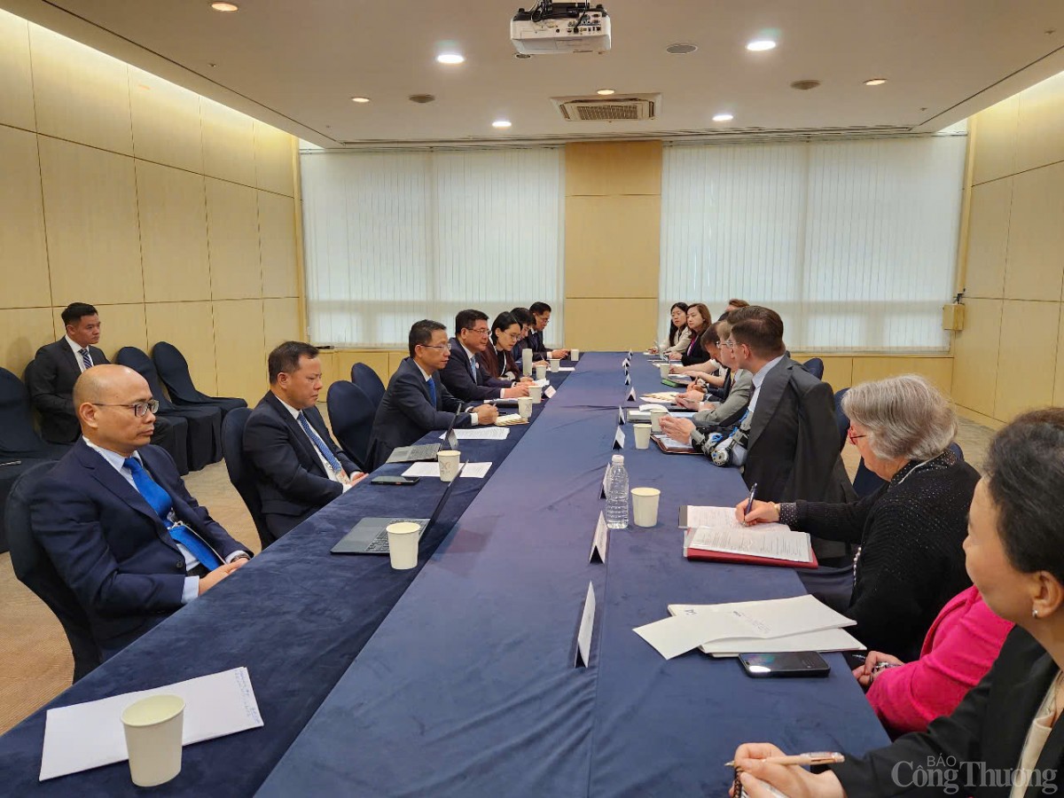 Chùm ảnh: Bộ trưởng Nguyễn Hồng Diên chia sẻ APEC 2025