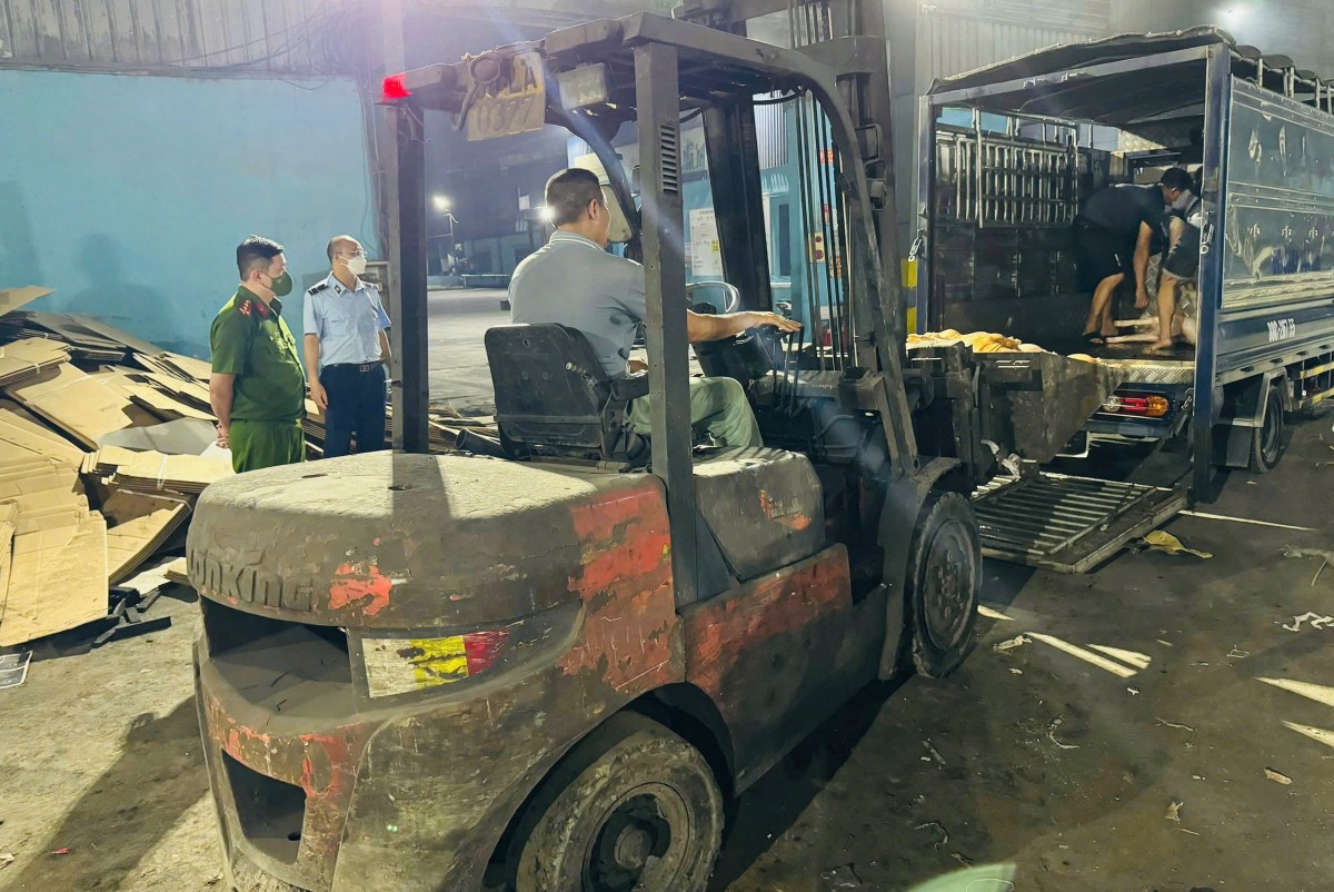 Quản lý thị trường Vĩnh Phúc tiêu hủy 800kg thịt lợn bẩn