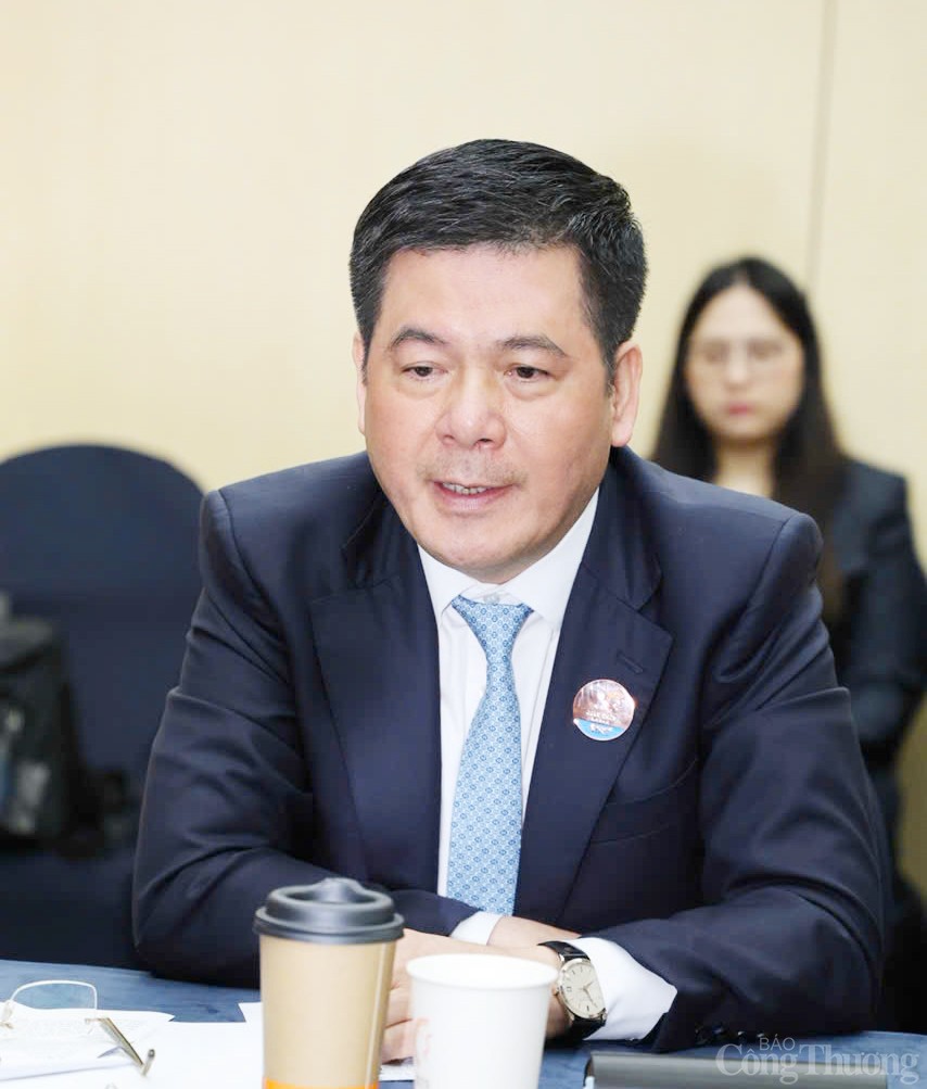 Chùm ảnh: Bộ trưởng Nguyễn Hồng Diên chia sẻ APEC 2025