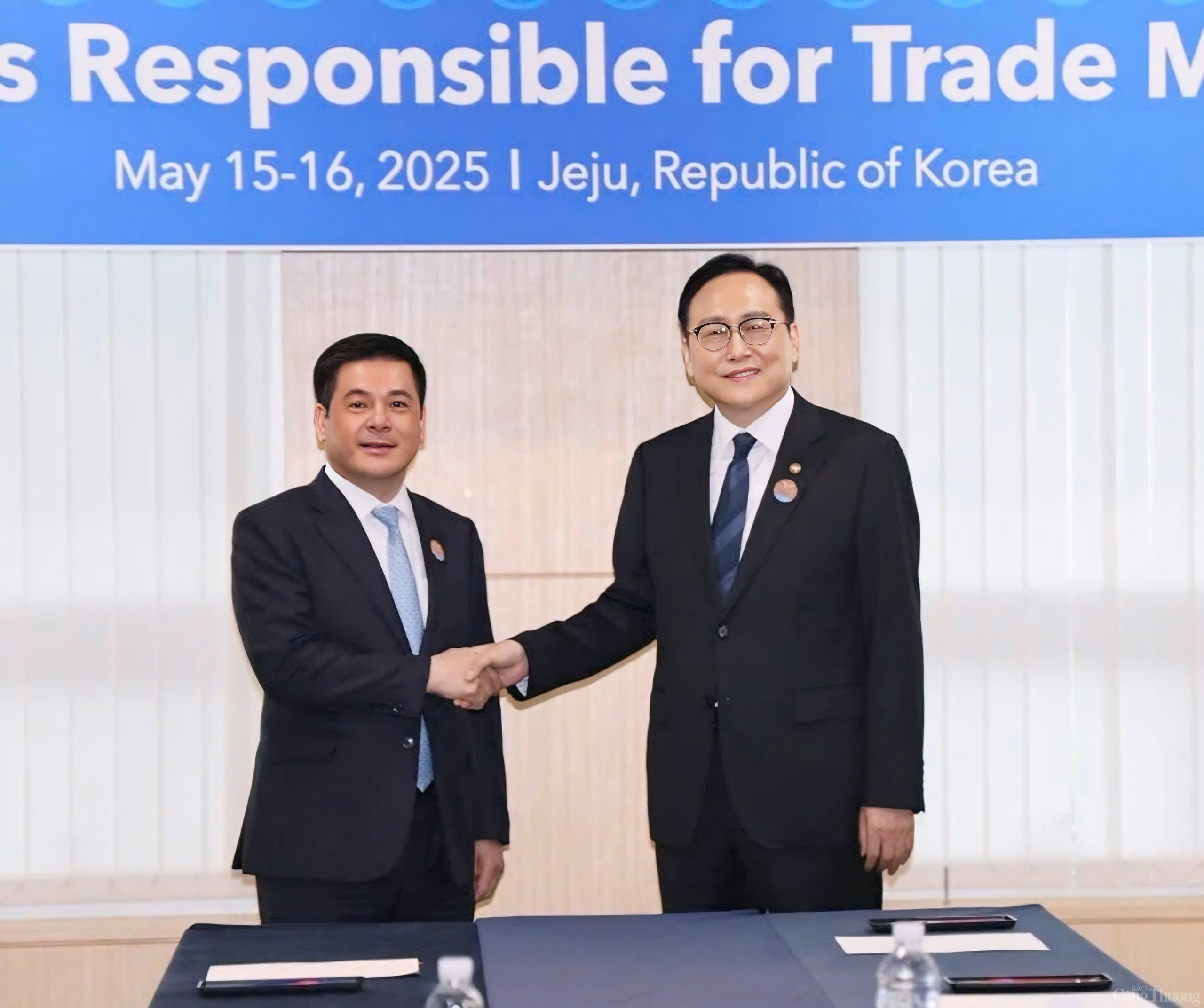 Chùm ảnh: Bộ trưởng Nguyễn Hồng Diên chia sẻ APEC 2025