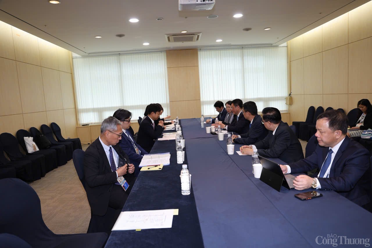 Bộ trưởng Nguyễn Hồng Diên tiếp Thứ trưởng Ngoại giao Nhật Bản