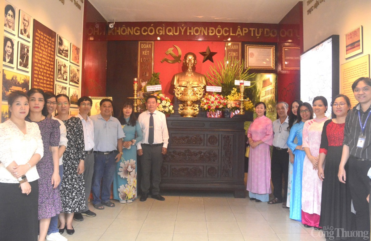 Về thăm nơi Bác từng sinh sống tại TP. Hồ Chí Minh