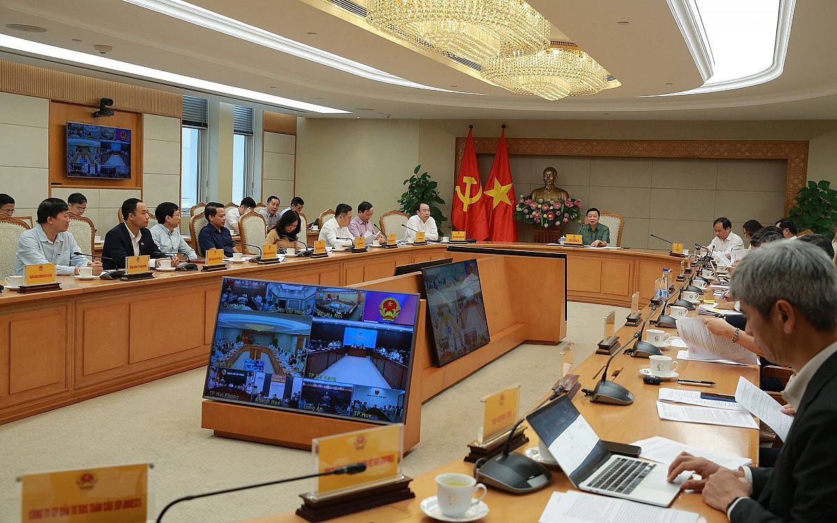 Phó Thủ tướng Trần Hồng Hà yêu cầu rà soát toàn bộ quy trình liên quan đến phát triển nhà ở, đặc biệt là nhà ở xã hội; làm rõ trách nhiệm của từng bộ ngành, địa phương không để xảy ra tình trạng đùn đẩy, né tránh như thời gian vừa qua - Ảnh: VGP/Minh Khôi