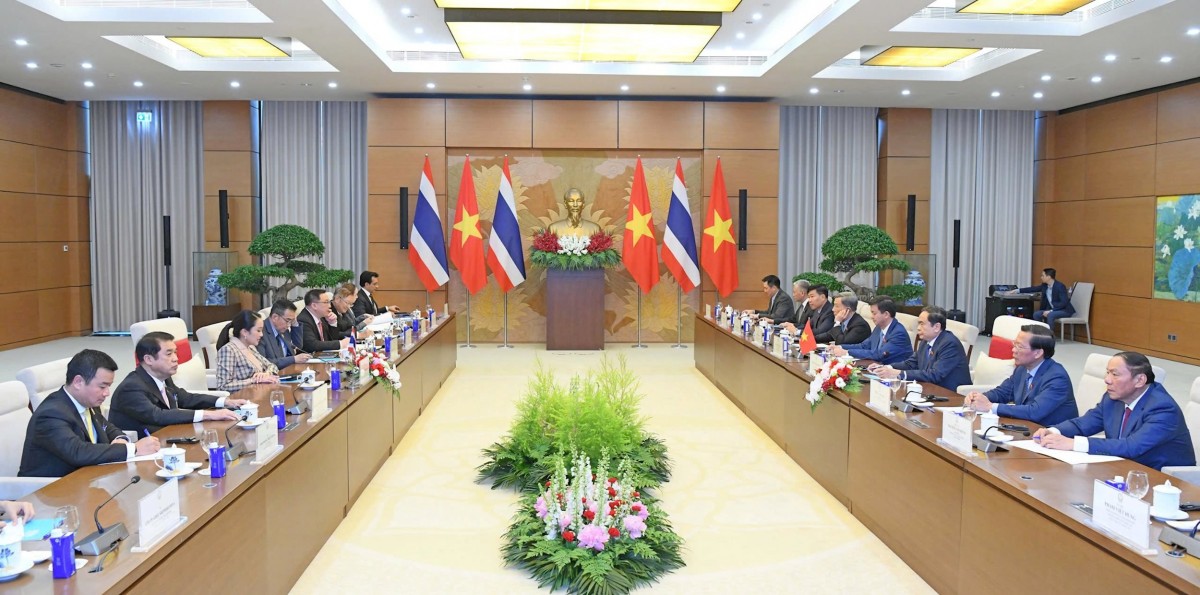 Chủ tịch Quốc hội Trần Thanh Mẫn hội kiến Thủ tướng Vương quốc Thái Lan Paetongtarn Shinawatra. Ảnh: Lâm Hiển