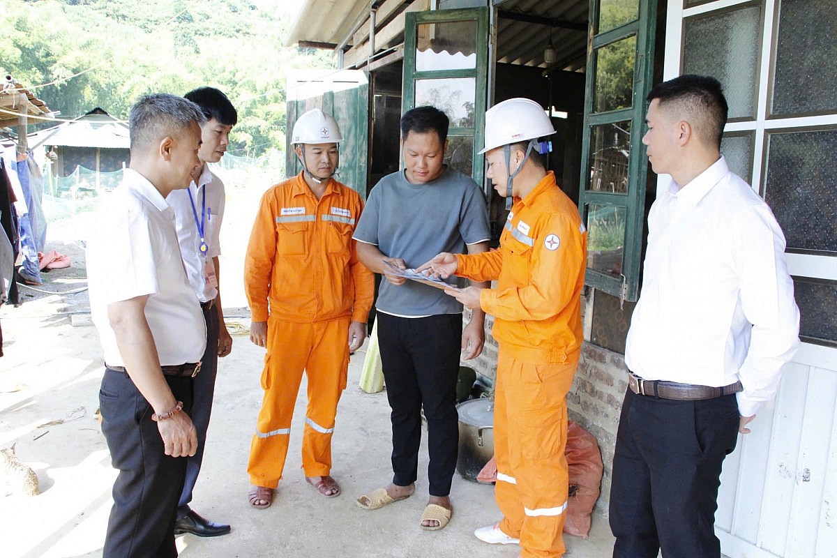 Ứng phó cung cấp điện nắng nóng 2025: EVNNPC đẩy mạnh tiết kiệm điện Ứng phó cung cấp điện nắng nóng 2025: EVNNPC đẩy mạnh tiết kiệm điện